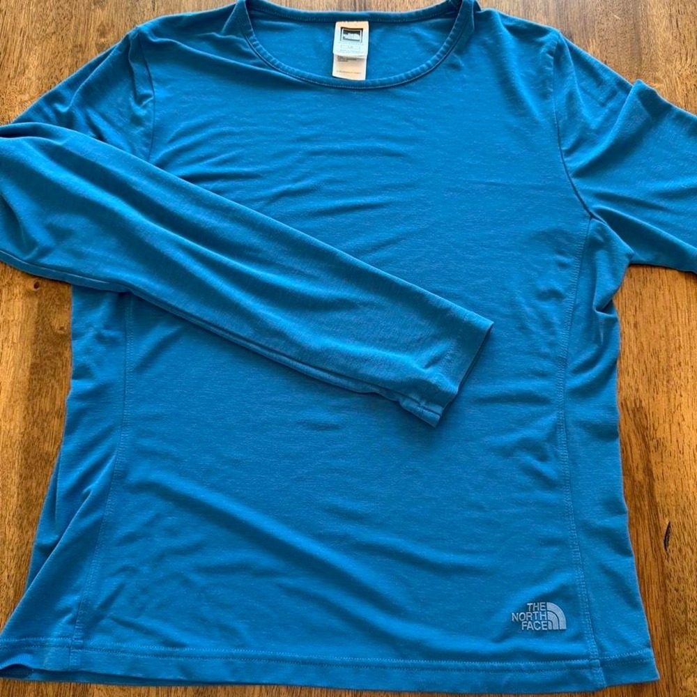 The North Face Vapor Wick Women's Long Sleeve Blue Shirt Size Large